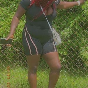 Meet your Posher, Janiel